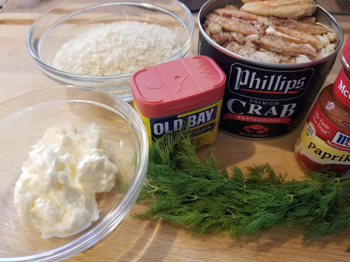 ハワイを感じるおうちごはん クラブケーキ オランデーズソースで エッグベネディクト Hawaii Lifestyle Club ハワイを感じるおうちごはん クラブケーキ オランデーズソースで エッグベネディクト Hawaii Lifestyle Club